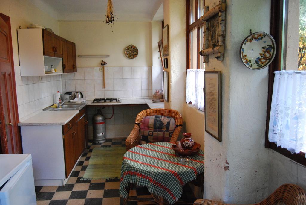Boroka Apartmanhazak - Oereghaz Velem Bilik gambar